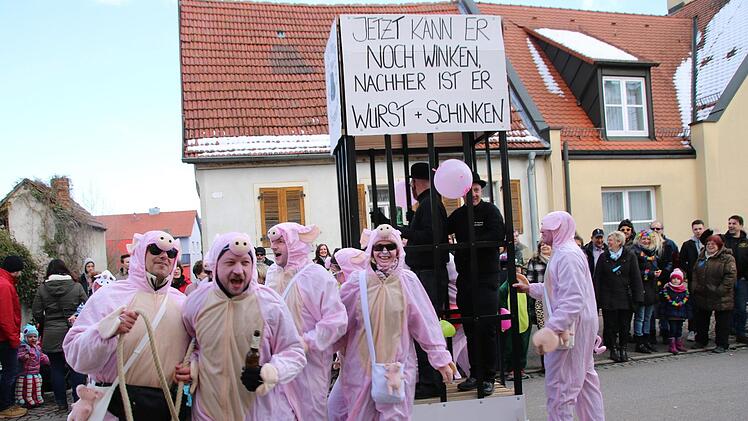 Faschingszug in Poppenlauer.Heike Beudert