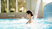 Symbolbild: Therme, Schwimmbad, Wellness