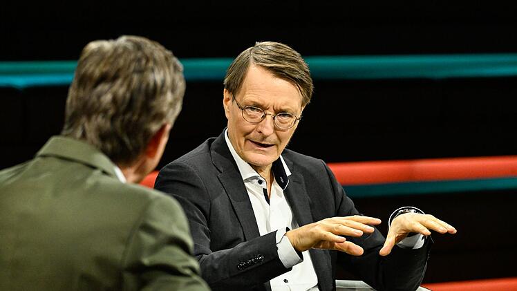Ex-Gesundheitsminister Karl Lauterbach wollte nicht verraten, wer die ungeschwärzte Version des Sudhof-Berichts bislang zu Gesicht bekommen hat.