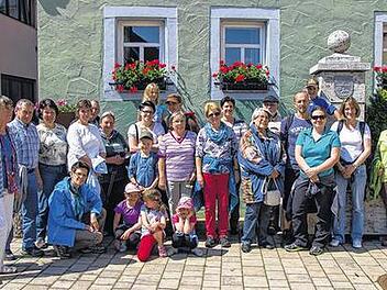 Bei Frühlingswanderung die Kirchenburg besichtigt