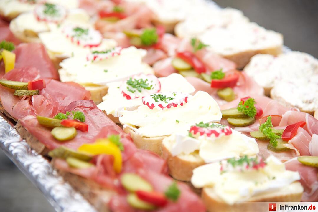 Nach einjähriger Kirchensanierung: Hannberg feiert die Wiedereröffnung der Wehrkirche der Pfarrei Geburt Mariens Hannberg