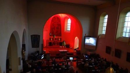 Mit verschiedenen Gastakteuren feiert der Nordhalbener Chor GemeinSangkeit sein 15-jähriges Bestehen mit einem glanzvollen Jubiläumskonzert in der Pfarrkirche St. Bartholomäus. Norbert Neugebauer