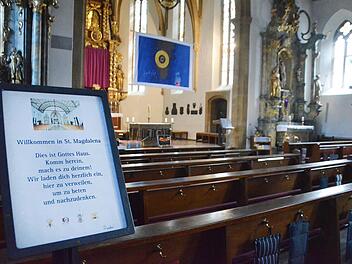 Die Stadtpfarrkirche St. Magdalena ist offen für Menschen, die in der Krise Ruhe suchen.  Foto: Bernhard Panzer