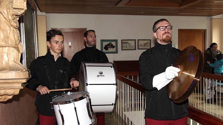 Impressionen vom Herzogenauracher Rathaussturm  Richard Sänger