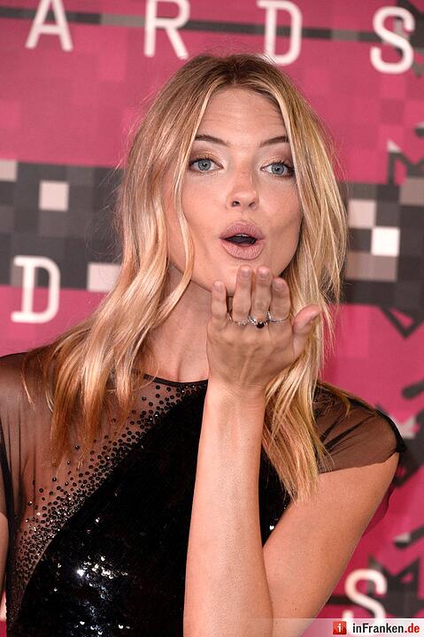 Red Carpet - MTV Video Music Awards 2015