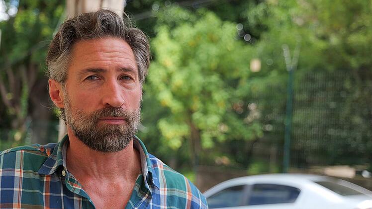 Kurt Winkler (Benjamin Sadler) leitet in Rio Pardo das Aufforstungsprojekt, f&uuml;r das Jan das CO₂-Zertifikat erstellen sollte. Hat er etwas mit seinem Verschwinden zu tun?