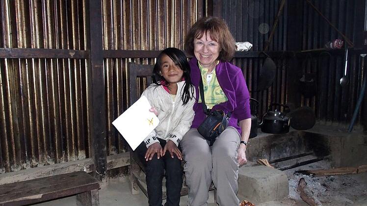 Anita Klimek mit ihrem Patenkind Maria   Foto: privat