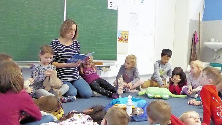 Susanne Gebhardt begeistert beim Lesenachmittag die erste Klasse