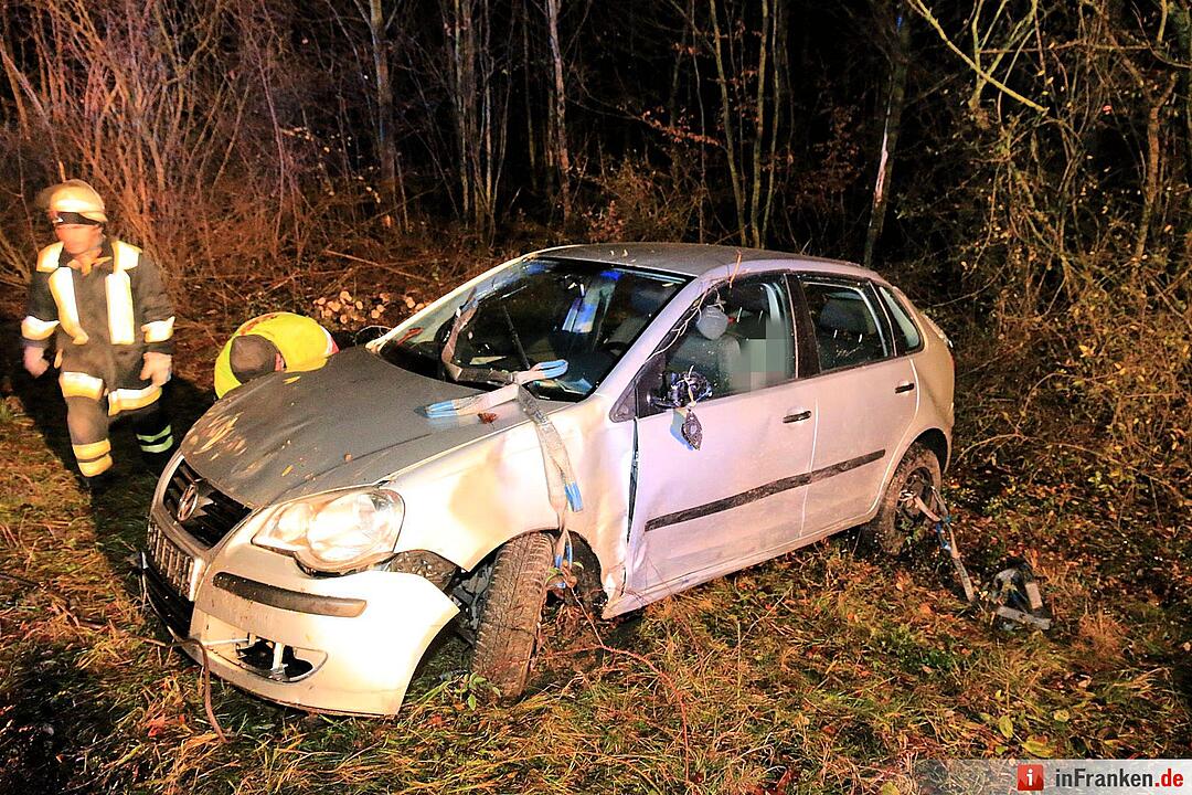 Auto überschlägt sich bei Buttenheim