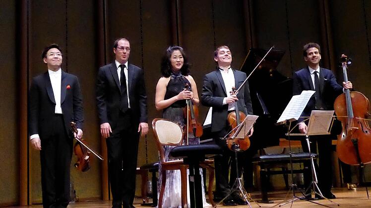 Vom Hudson River an die Saal (von links): Paul Huang, Gilles Vonsattel, Kristin Lee, Matthew Lipman und Nicholas Canellakis. Foto: Ahnert