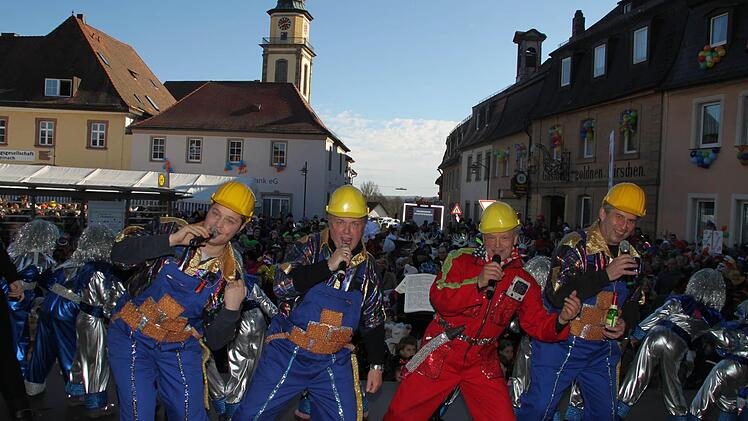 Marktplatztreiben in Stadtsteinach Foto: Jürgen Gärtner