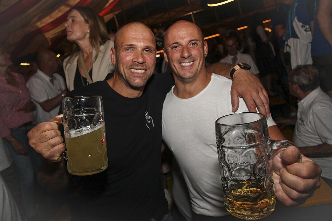 Es spielten die "Kasendorfer Musikanten" und "Die Wilderer".