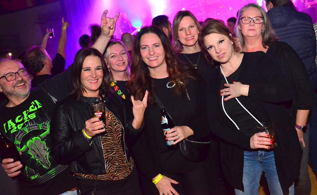 Mit ALLSTAR live auf der B&uuml;hne und Ph&auml;t J&auml;nnys H&ouml;use als Vorband!