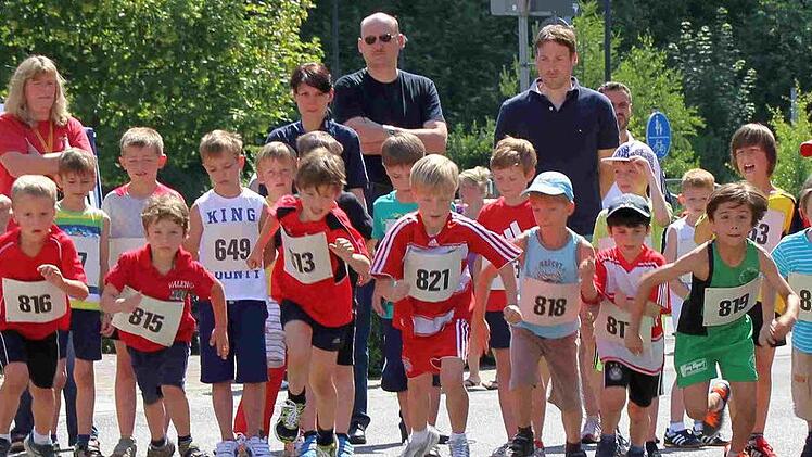 Ehrgeizig starten die Jungs in Bad Brückenau in ihren Bambinilauf. Foto: Lukas Dill