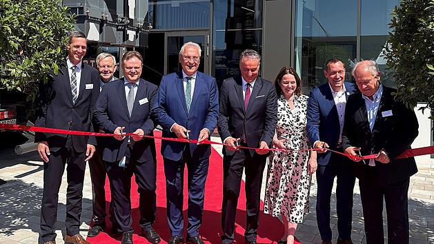 R&ouml;thenbach: Diehl weiht Hightech-Neubau ein - Herrmann betont Bedeutung