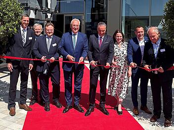 R&ouml;thenbach: Diehl weiht Hightech-Neubau ein - Herrmann betont Bedeutung