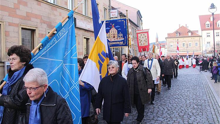 Ehrenzug zur Kirche
