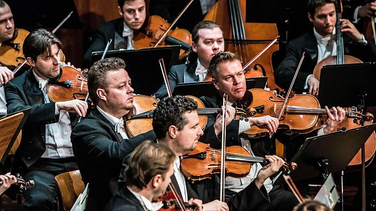Impressionen vom Coburg-Gastspiel der Philharmonie der Nationen unter Leitung von Justus Frantz.Foto: Jochen Berger