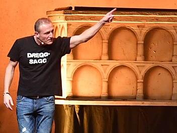 Michl Michl gibt in der Brose-Arena die Richtung vor. Fotos:  Ronald Rinklef