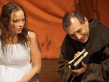 Sabrina Schmitt und Gerd Kammerer brillierten in "Die Wanderhure". Foto: Archiv/Wolfgang Schoberth