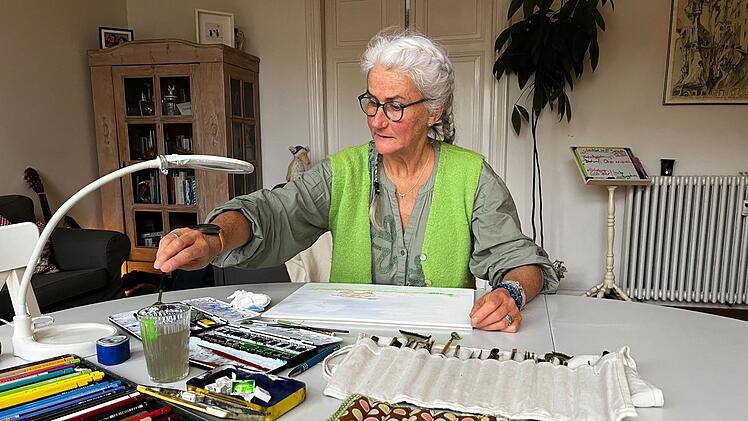 Geistige und k&ouml;rperliche Aktivit&auml;t sind wichtig bei einer Demenzerkrankung. Britta musste ihre Arbeit als Lehrerin aufgeben. Seitdem widmet sie sich vermehrt ihrem Hobby, dem Malen. Drei Kinderb&uuml;cher hat sie zudem geschrieben und selbst illustriert.