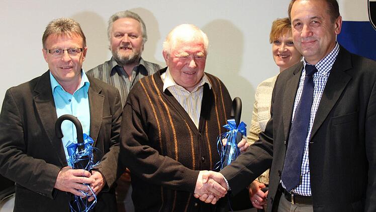 Volker Täuber, Manfred Schmucker, Werner Scherm und Anita Angermann (von links) wurden offiziell verbaschiedet.