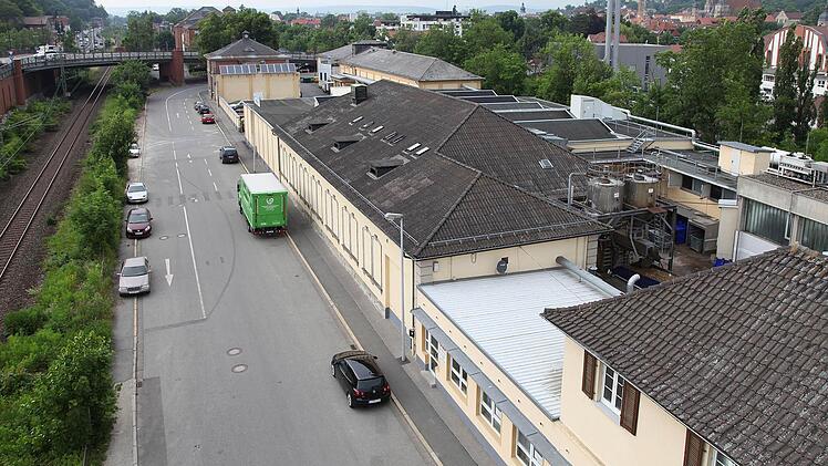 Der Coburger Schlachthof steht ab dem Wochenende zunächst still - laut Stadt für zunächst zwei Wochen, laut der Firma Dellert-Fleisch so lange, bis alles aufgeklärt ist. Dellert ist der größte Abnehmerbetrieb im Coburger Schlachthof. Foto: Volkmar Franke/www.hochbild-design.de