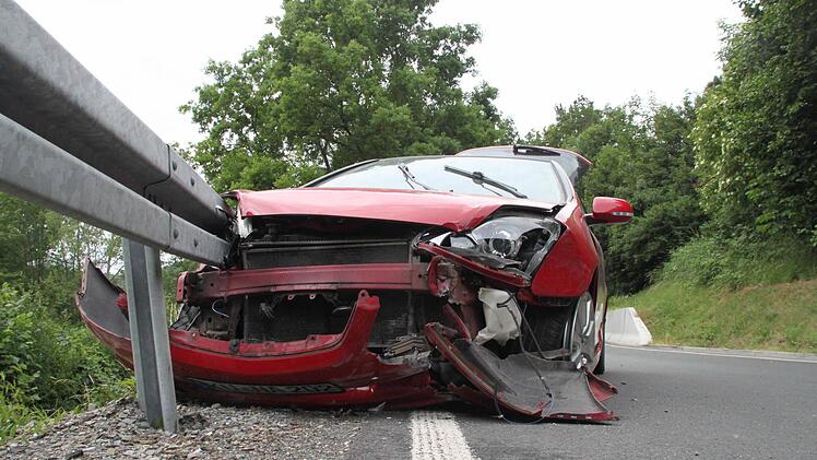 Bei dem Unfall entstand Schaden in Höhe von 4000 Euro. Foto: Jürgen Gärtner