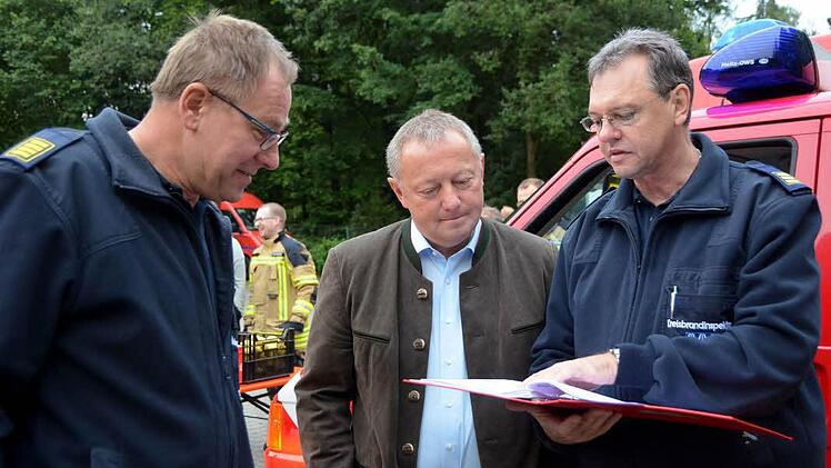Großübung der Feuerwehr Notfallkontingente Foto: Peter Rauch