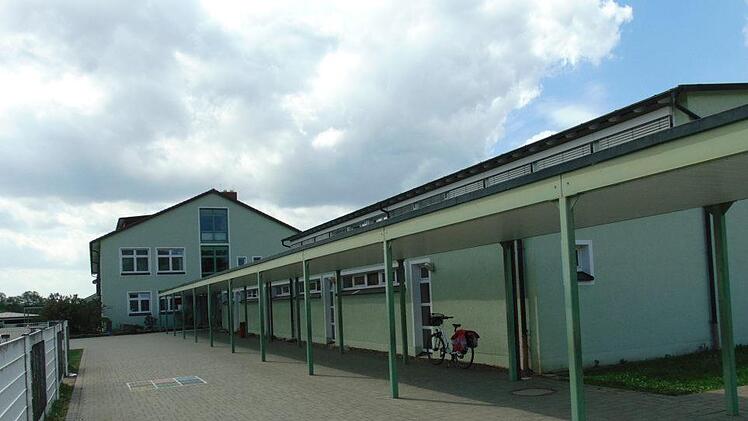 Die Grundschule in Igensdorf mit angebauter Musikschule Foto: Petra Malbrich