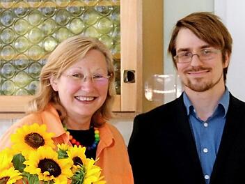 VdK-Ortsvorsitzende Sabine Köhler-Huter und Kreis-Geschäftsstellenleiter Peter Keim, der in Adelsdorf referierte Foto: Johanna Blum