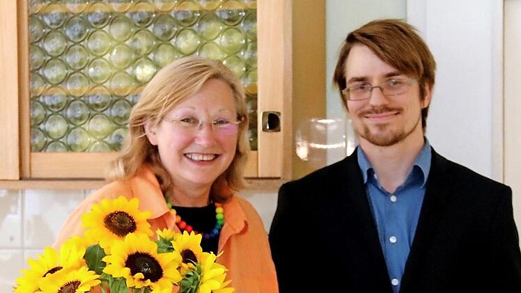 VdK-Ortsvorsitzende Sabine Köhler-Huter und Kreis-Geschäftsstellenleiter Peter Keim, der in Adelsdorf referierte Foto: Johanna Blum