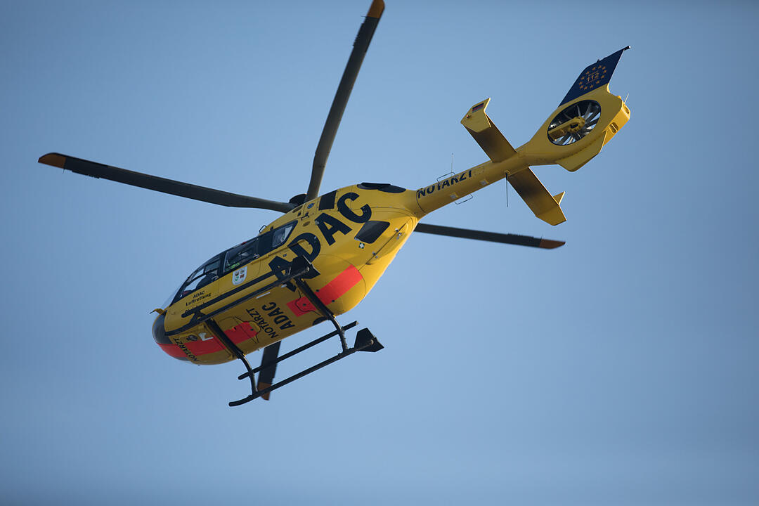Person bricht in Altmühlsee ein