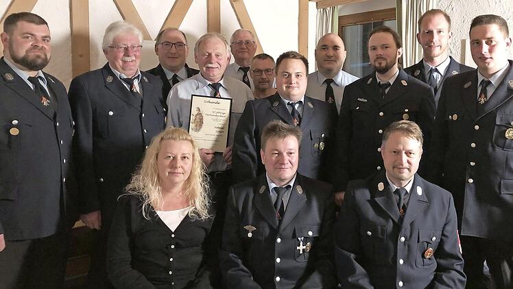 Der neue Vorstand der Feuerwehr Morschreuth Foto: FFW Morschreuth