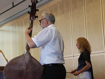 Ehemalige Schüler des Gymnasiums gestalteten den Festakt am Gymnasium mit Musik von Dvorak und Georg Friedrich Händel. Foto: Heike Beudert