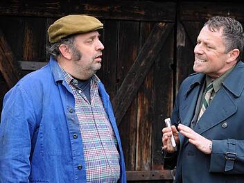 In sechs Folgen ist ab Donnerstag der Heppstädter Stefan Kügel als Sigge Wetzel (l.) in der Ost_West-Komödie "Sedwitz" zu sehen. Foto: BR/Günther Reisp