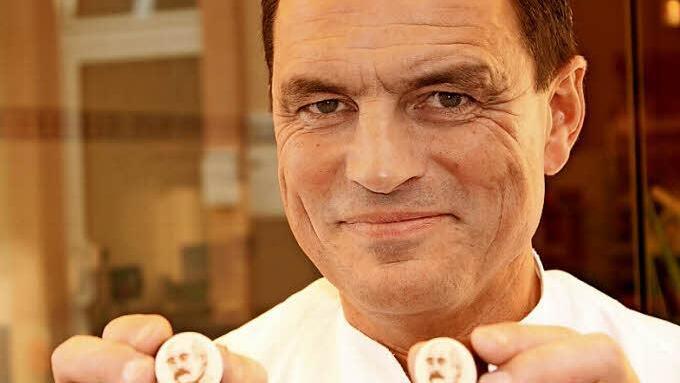 Bismarck-Pralinen hat der Chocolatier Otmar Troll vorgestellt. Foto: Paul Ziegler