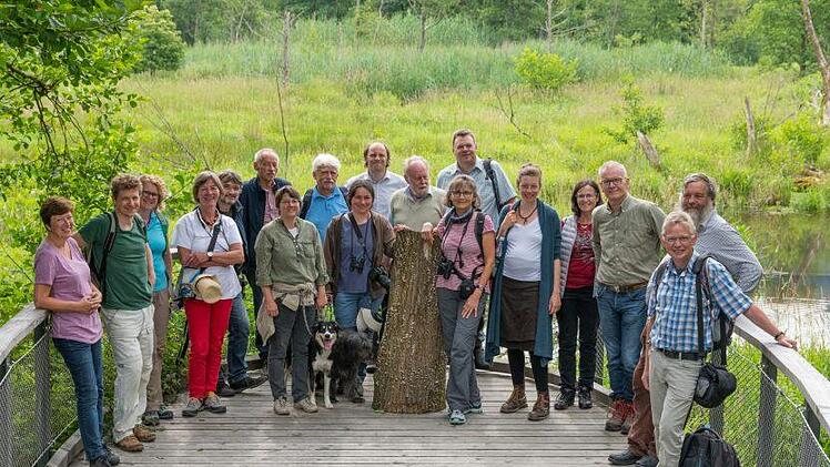 Experten des Landesarbeitskreis Artenschutz des Bund Naturschutz  und der BN-Kreisgruppe besichtigten unter anderem die Biberbeobachtungsplattform, die Beweidungsflächen an der Sinn  und die Sinnauen. Foto: Toni Mader