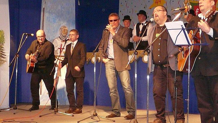 Impressionen von der 132. Prunksitzung der Fasachingsvereinigung Meeder. Foto: Karin Günther