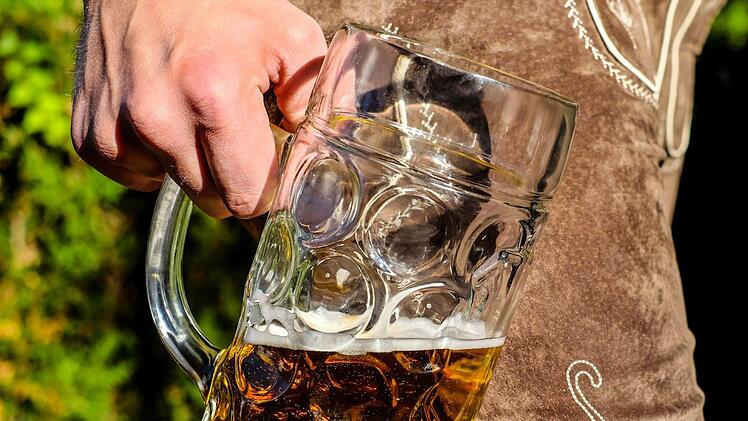 Die Polizei ermittelt wegen eines versuchten Totschlags auf dem Annafest in Forchheim. Symbolfoto: pixabay.com/1195798