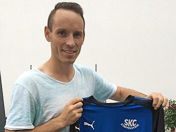 Fabian Seitz freut sich schon, demnächst im Trikot des SKC Staffelstein zu kegeln.  Foto: SKC