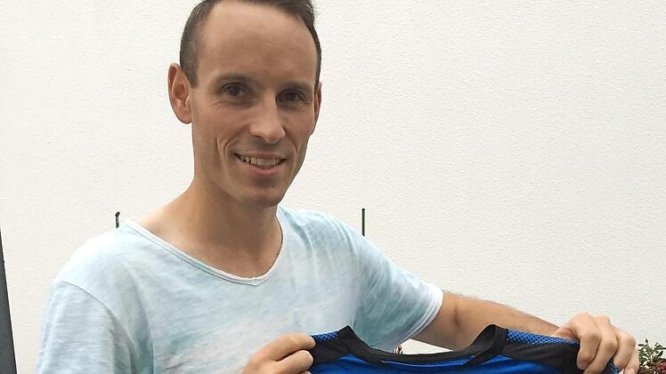 Fabian Seitz freut sich schon, demnächst im Trikot des SKC Staffelstein zu kegeln.  Foto: SKC