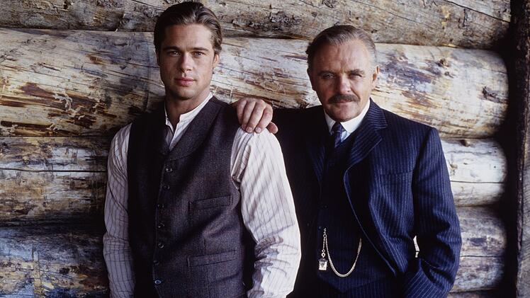 Nach dem Tod seines j&uuml;ngsten Bruders plagen Tristan (Brad Pitt, links, mit Anthony Hopkins) Schuldgef&uuml;hle.