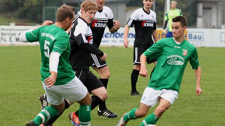 Stefan Krines (Zweiter von links), Andre Karmann und Sebastian Götz (weiter von links) sowie ihre Sander Mannschaftskameraden wollen ihre jüngsten beiden Heimniederlagen wettmachen.