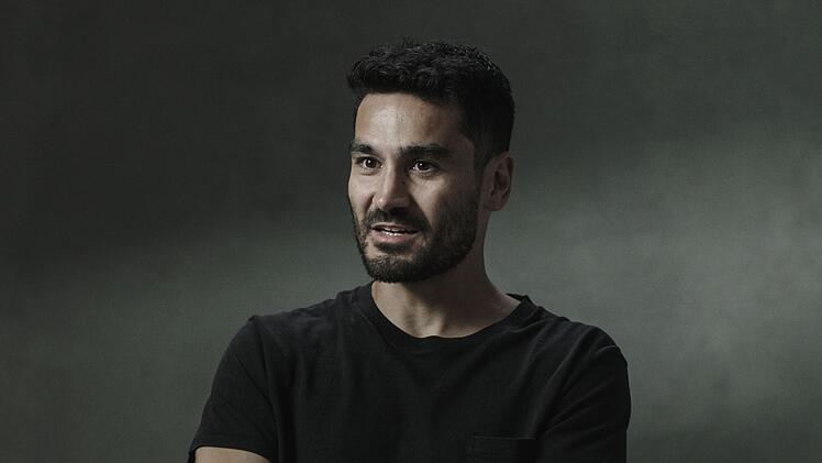 Als am 13. November ein Terroranschlag das Fußballspiel zwischen Deutschland und Frankreich erschütterte, stand İlkay Gündoğan auf dem Platz. In einer Sky-Doku blickt der einstige DFB-Star nun zurück.