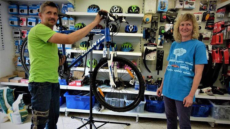 Der Radsport-Shop Trammer wird von Kurt Trammer und Stefanie Trammer betrieben. Foto: Werner Reißaus