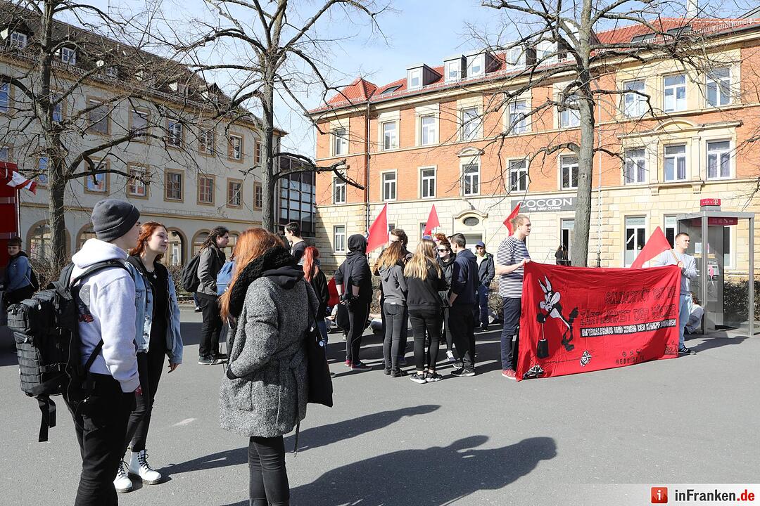 Bamberg; Demo vom Bahnhof bis zum Gefängnis der "roten Hilfe"
