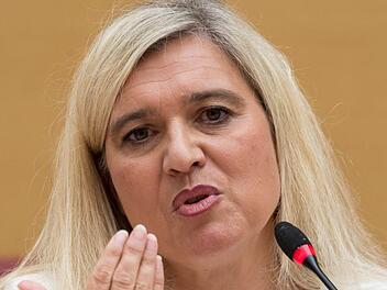 Melanie Huml (CSU), hier bei einer Sondersitzung des Gesundheitsausschusses zur Corona-Testpanne an bayerischen Autobahnen Foto: Peter Kneffel/dpa-Archiv