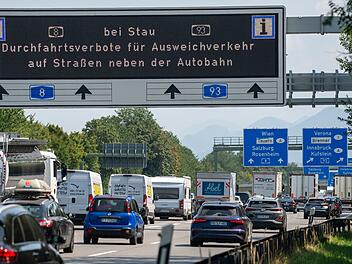 Durchfahrtsverbote für Ausweichverkehr bei Stau