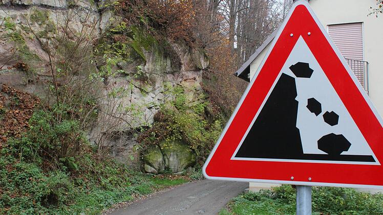 Schwerer als gedacht: Noch immer konnte der Bauausschuss keine zufriedenstellende Lösung für die Sanierung des Kulbitzfelsens finden. Foto: Manuel Stark